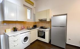 Cool Flat In The Heart Of Bucharest'S Fun And History